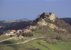 Ruins of Canossa Castle. Photo: Mario Bianchini